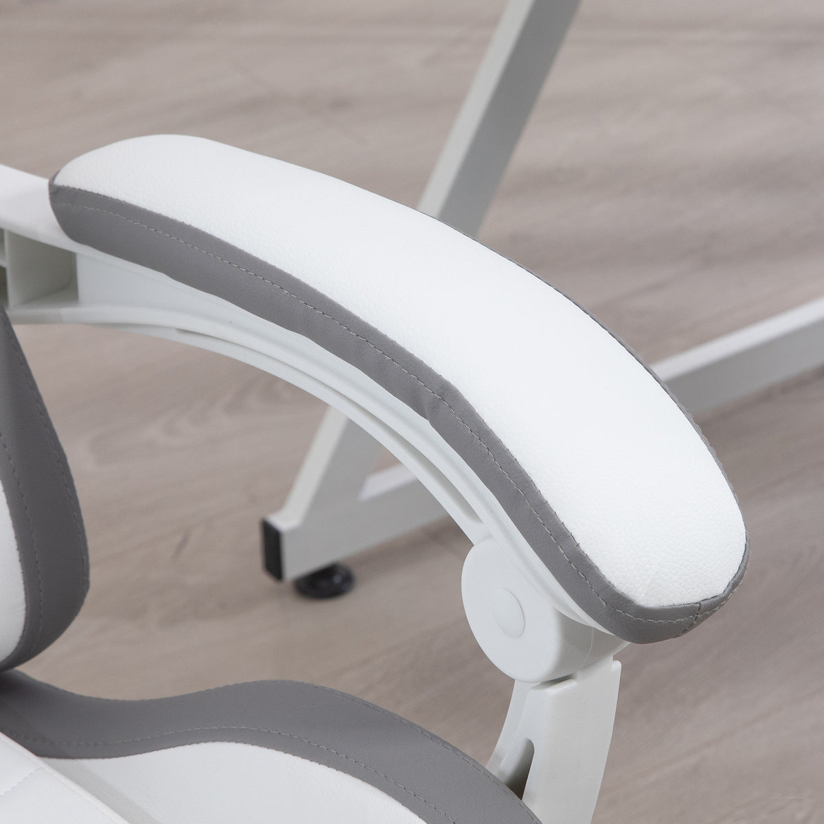 Chaise gaming fauteuil gaming ergonomique avec dossier inclinable à 135° et soutien lombaire, 65 x 6 – product view 2 | SeeMyMails Marketplace